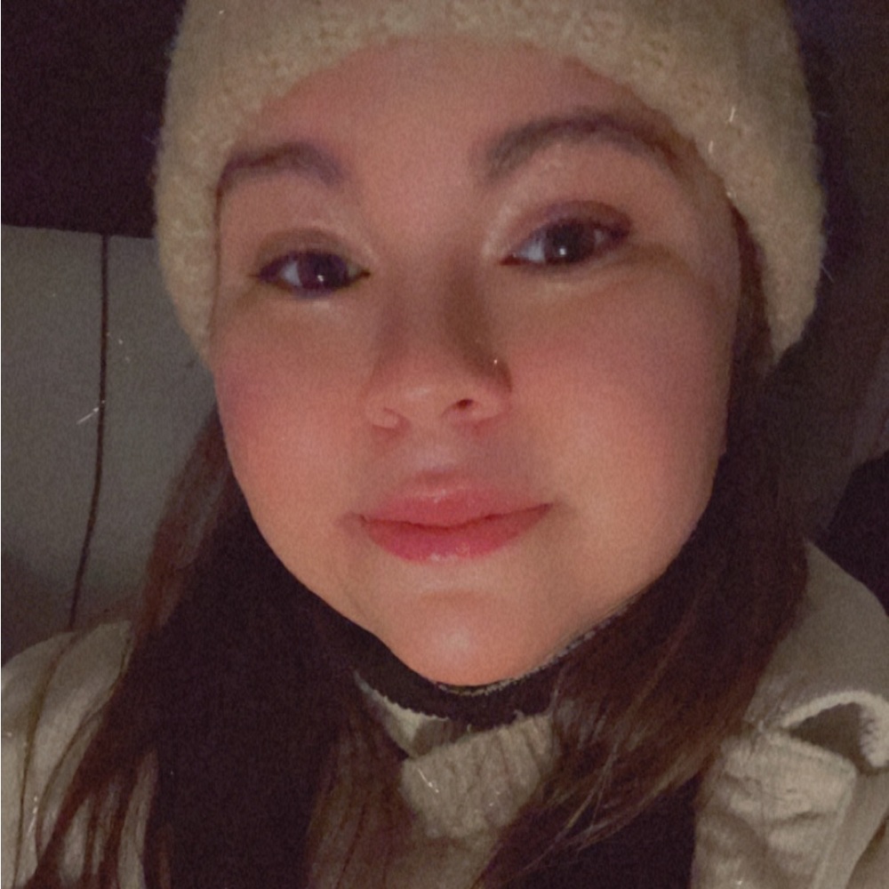 Meet your Posher, Valeria